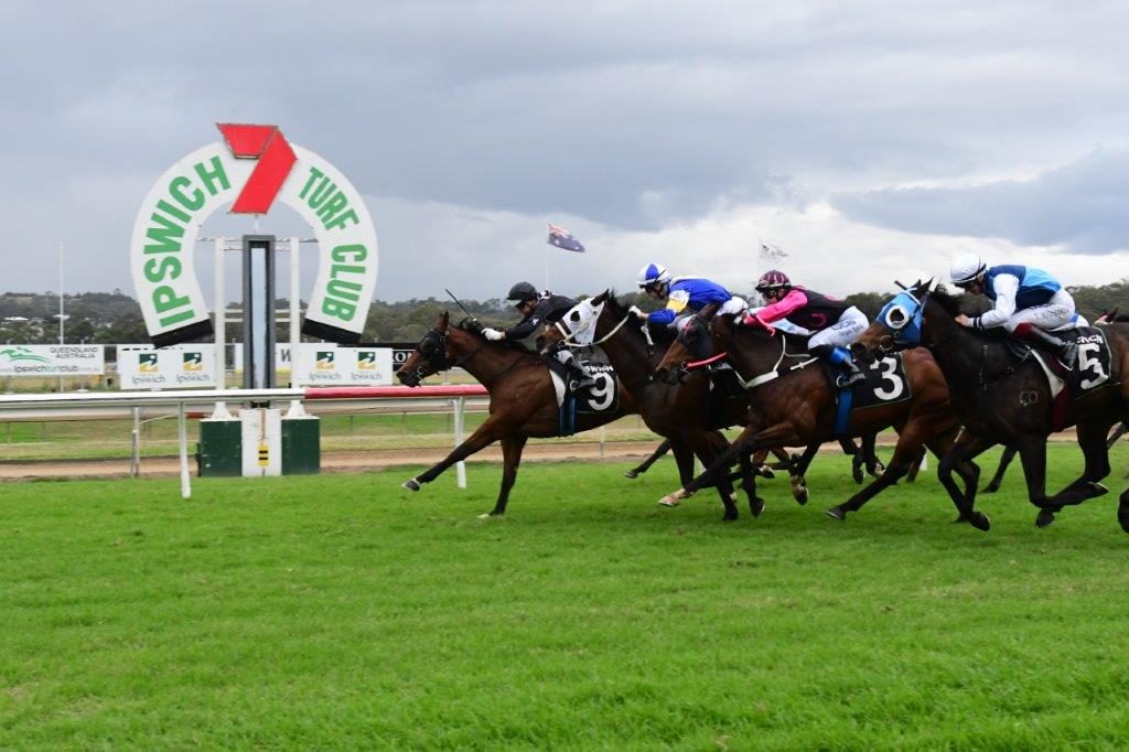 Splitter Breaks through